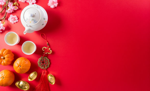 汤圆(甜汤圆)是中秋节、冬至和中国新年的传统美食。文章中的“福”字指的是财富、财富、金钱流动。图片下载