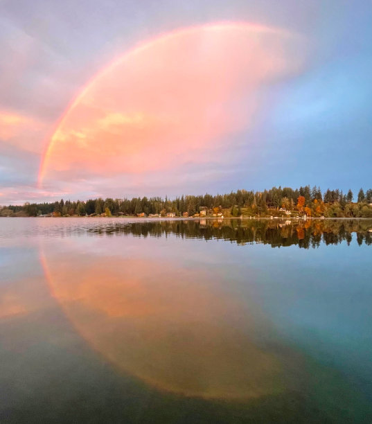 彩虹湖日落图片下载