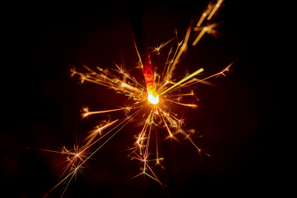 火花隔离在背面图片下载