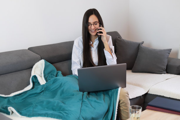 在家工作。图片下载