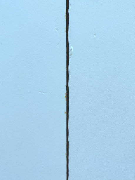 金属墙和缝隙。图片下载