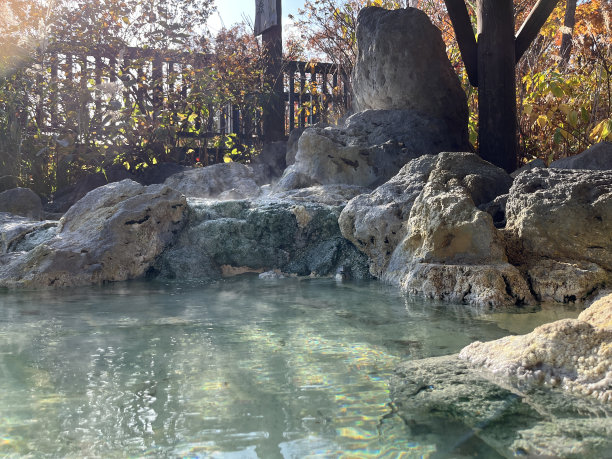 日本户外公共足部温泉池图片下载