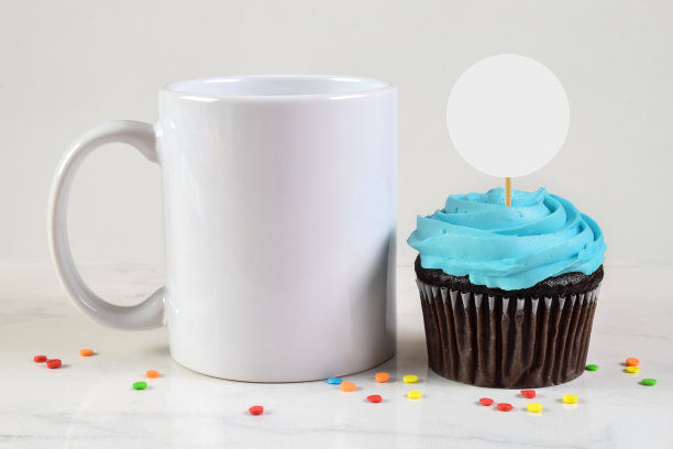 11盎司马克杯和纸杯蛋糕顶部模型图片下载