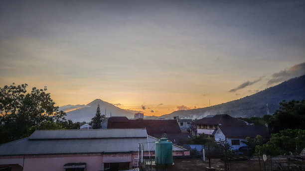 屋顶是有用的图片下载