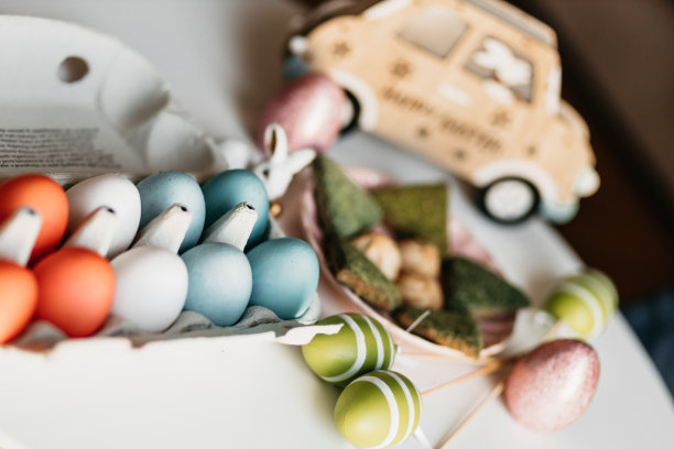 五颜六色的彩蛋作为复活节的传统图片下载