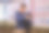 专心致志的男孩放学后收拾书包图片下载