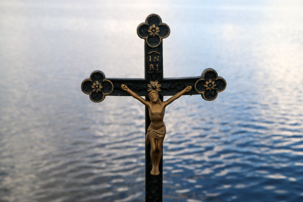 关于耶稣十字架的细节图片下载