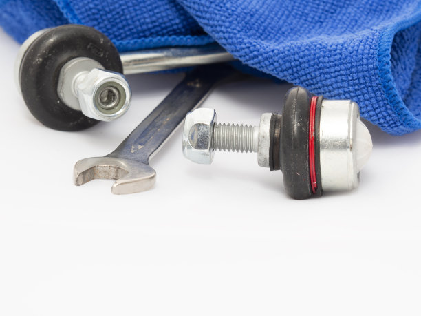 汽车细节悬挂支架上的白色背景稳定器图片下载