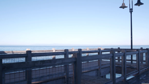 海滨木板路，加州蒙特利。海滨长廊罐头厂街图片下载