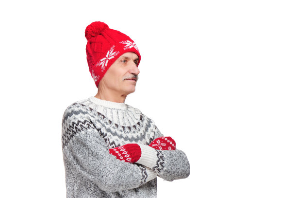 戴红帽子的男人看着旁边的白色背景图片下载