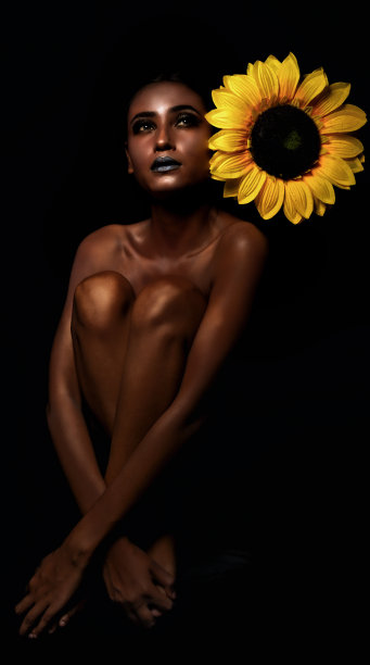 女人与向日葵完整的身体图片下载