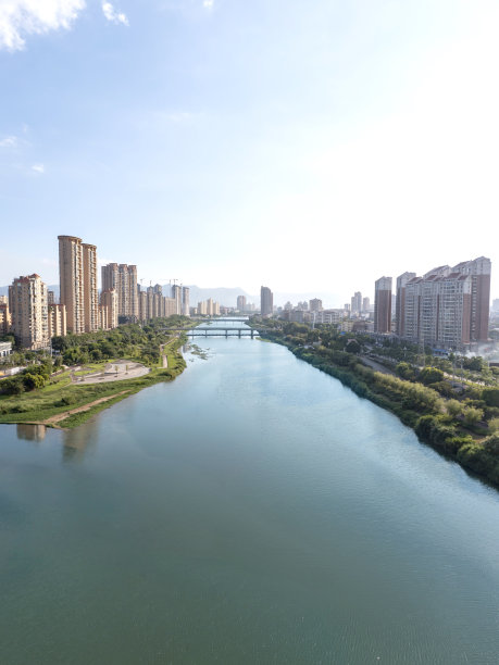 河边的城市图片下载