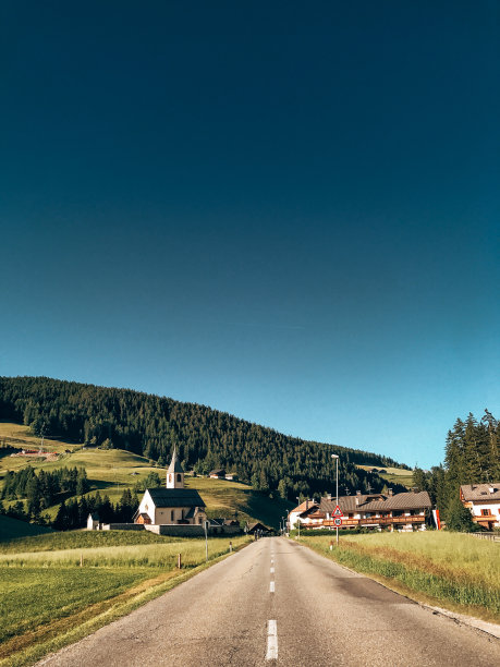 在斯洛文尼亚的路上图片下载