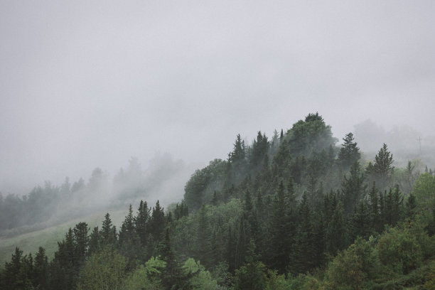雾蒙蒙的托斯卡纳乡村自然图片下载