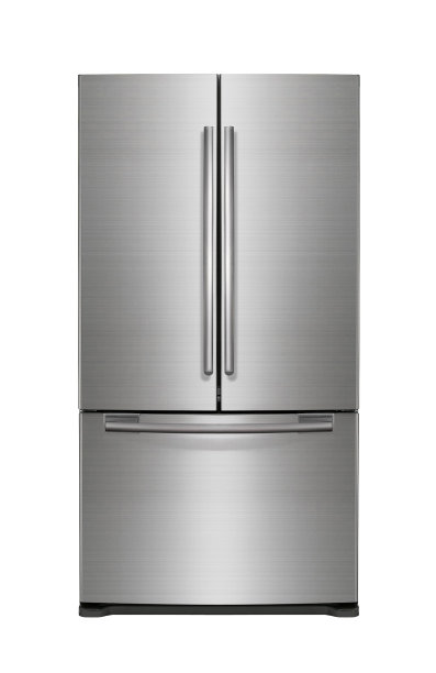 白色背景的现代冰箱图片下载