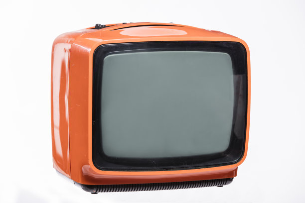 经典复古风格的老式电视与切割屏幕，。孤立背景下的旧电视机。复古风格的老电视与切割屏幕，。孤立背景下的旧电视机。图片下载