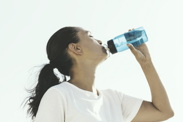 女人的饮用水图片下载