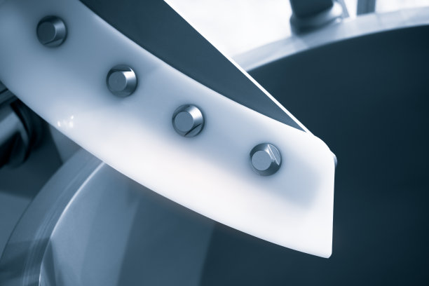 食品工业中的开放式工业搅拌机特写图片下载