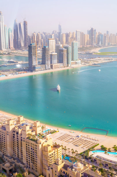 阿联酋迪拜码头住宅和办公摩天大楼日落景色图片下载