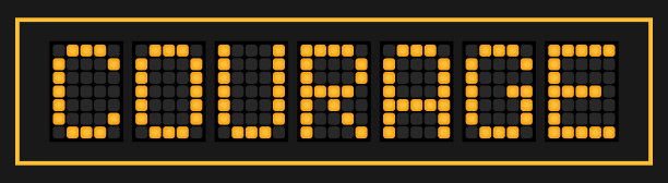 在黑色背景上，橙色引导横幅上的字勇气图片下载