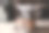 铁砧，铁砧在铁匠的铸造厂用锤子和工具进行金属加工的工业和制造。在锻造车间的地板上有用于艺术、工艺或金属加工的设备的车间、产品和厂房图片下载