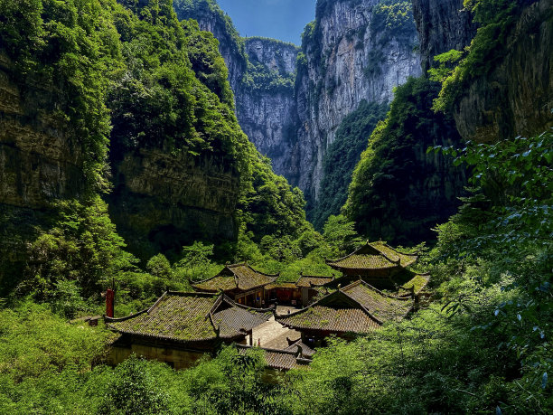 武隆区岩石、自然和房屋的美景图片下载