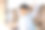 一个大学生在长时间学习后，晚上打了个哈欠图片下载