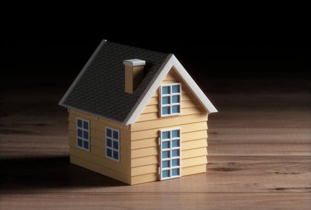 木桌上的房子模型图片下载