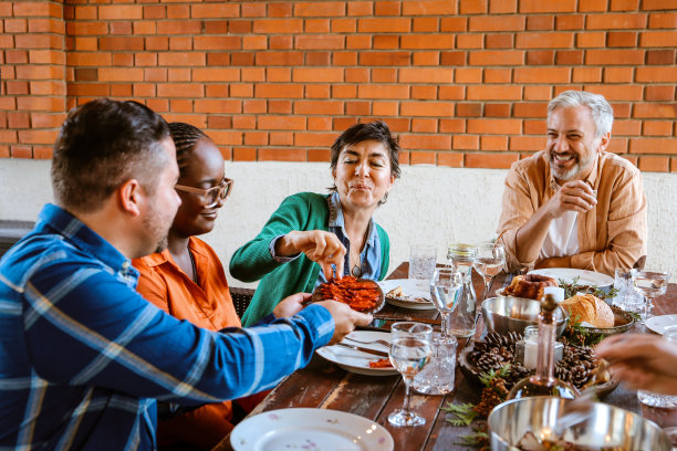 家庭午餐图片下载