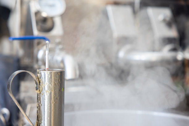 加拿大魁北克糖棚的枫糖浆生产步骤图片下载