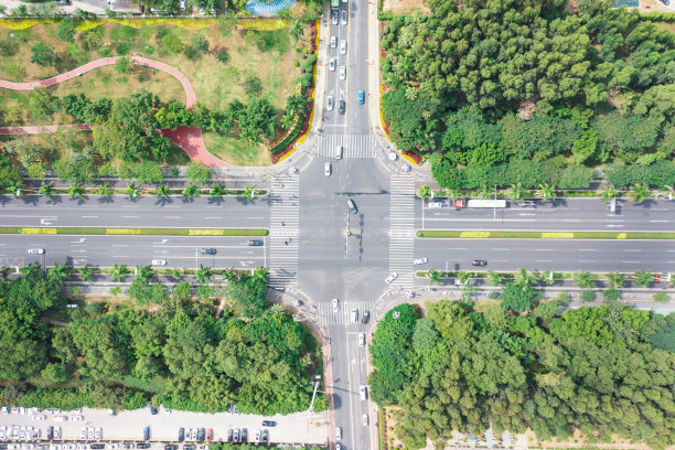 十字路口交通的航拍照片图片下载