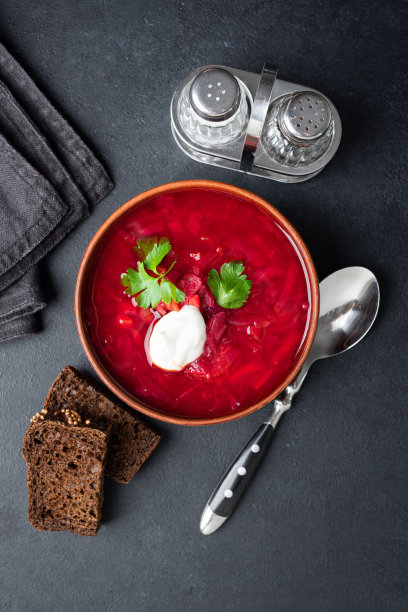 素食甜菜根汤罗宋汤在碗里图片下载