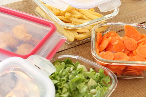 盛食物的玻璃碗图片下载