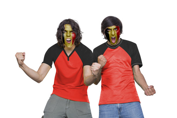 两个球迷穿着他们球队的球衣图片下载