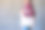 特写图像的年轻女子拿着和携带一个白色织物手提袋可重复使用和环保的概念图片下载