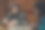 一个年轻人正在接受广播节目的采访图片下载