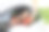 微笑的年轻女子在户外用智能手机相机自拍照片。度假旅游概念——微笑的少女在户外用智能手机相机自拍图片下载