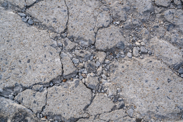 混凝土地板严重开裂，有碎石图片下载