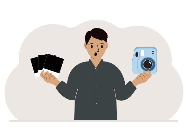 男人一只手拿着相机，另一只手拿着取景。图片下载