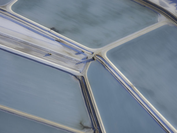 盐滩的鸟瞰图图片下载