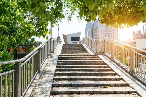 近景和细节的栏杆和楼梯的现代建筑图片下载