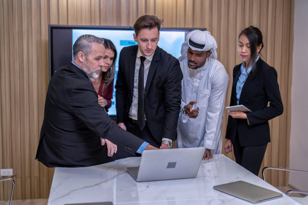 一群业务多元化的人图片下载