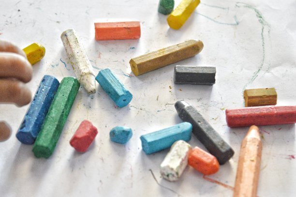 全彩色蜡笔图片下载