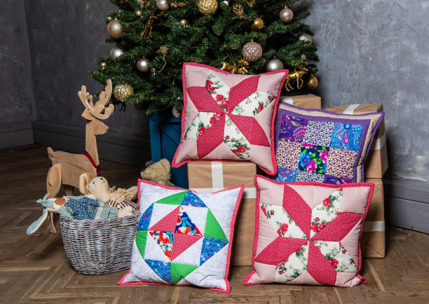 圣诞装饰为甜蜜的家庭庆祝图片下载