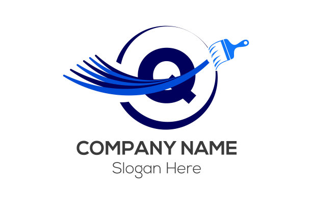 在字母Q模板上刷上标志。油漆Q字母，初始油漆标识概念图片下载