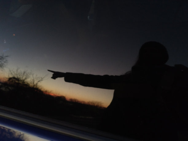 指向日落轮廓图片下载