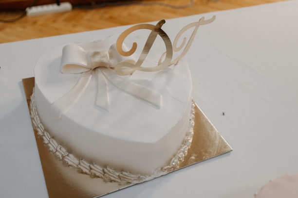 优雅的婚礼蛋糕库存照片。图片下载