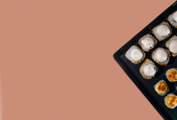 卷装在集装箱里，卷的概念交付图片下载