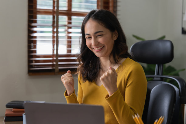 成功的企业实现目标。会计与财务概念图片下载