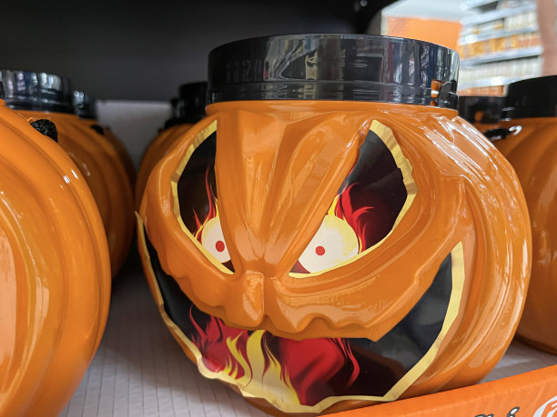 商店里万圣节的节日商品图片下载